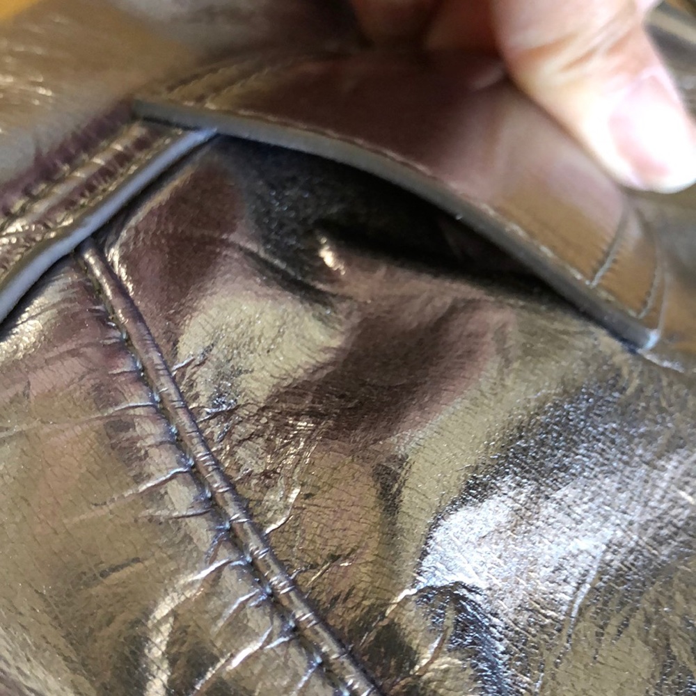 Cute Metallic Convertible Shoulder or Belt Bag - Picture 4 of 5